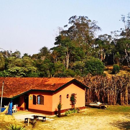 O Brejo Encantado Hospedagem E Hostel Embu Eksteriør billede