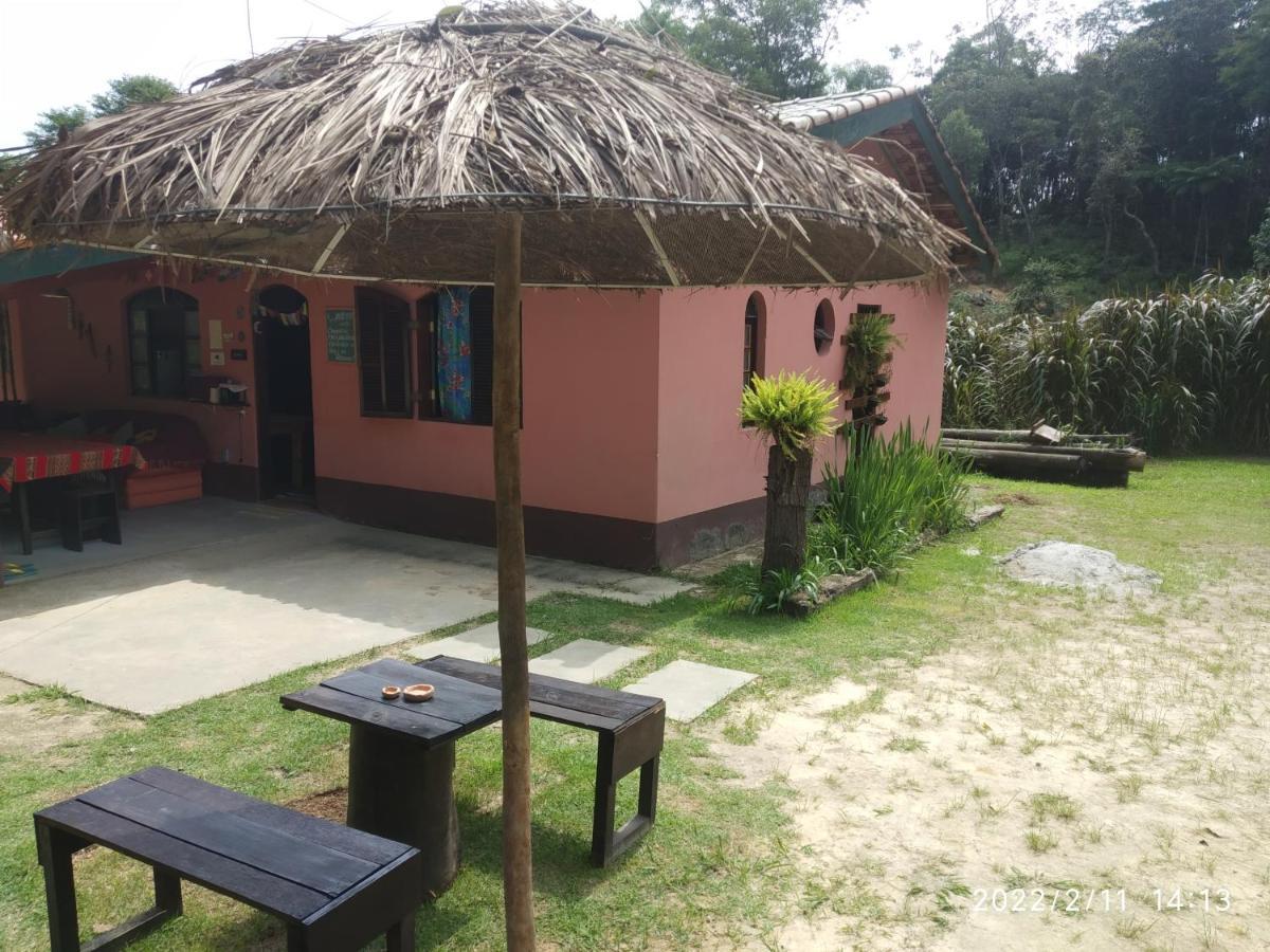 O Brejo Encantado Hospedagem E Hostel Embu Eksteriør billede
