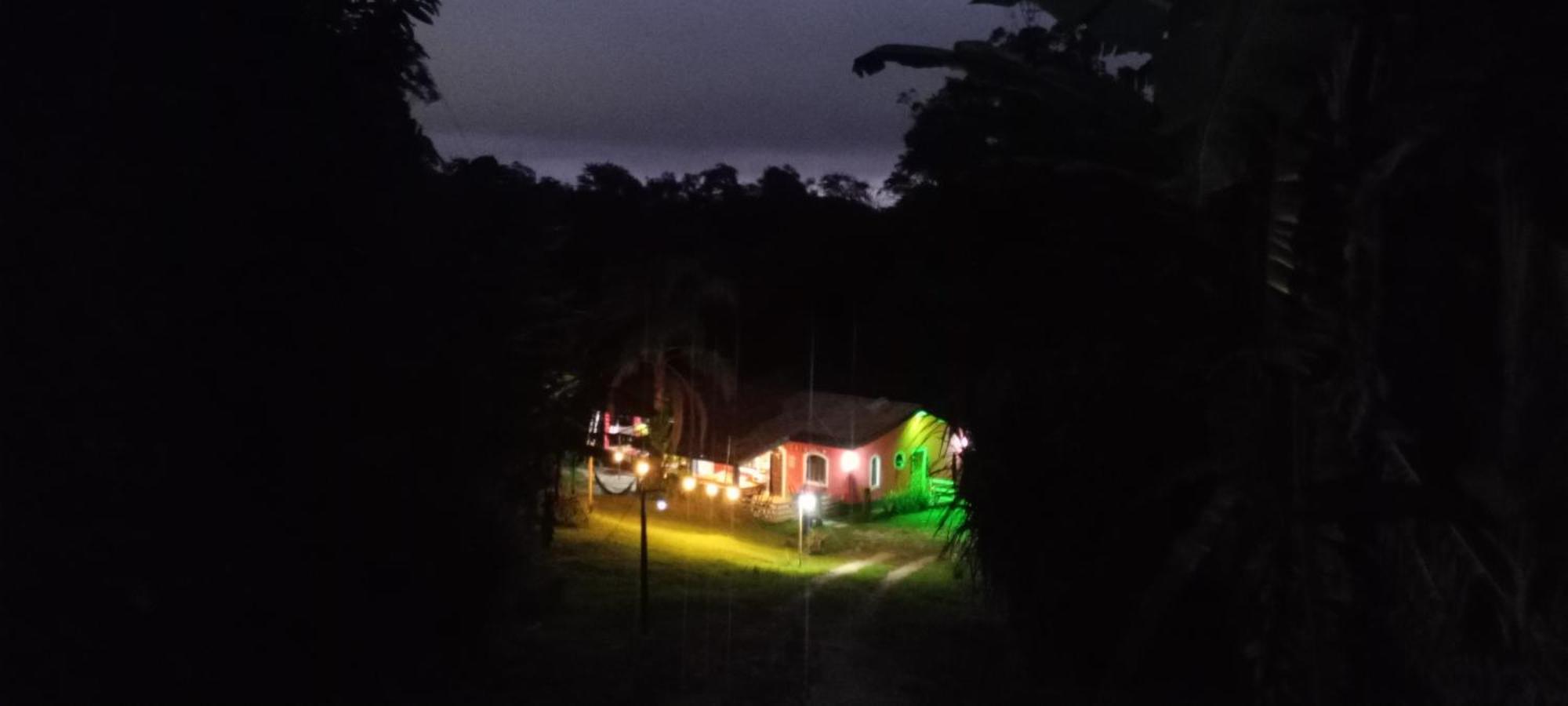 O Brejo Encantado Hospedagem E Hostel Embu Eksteriør billede